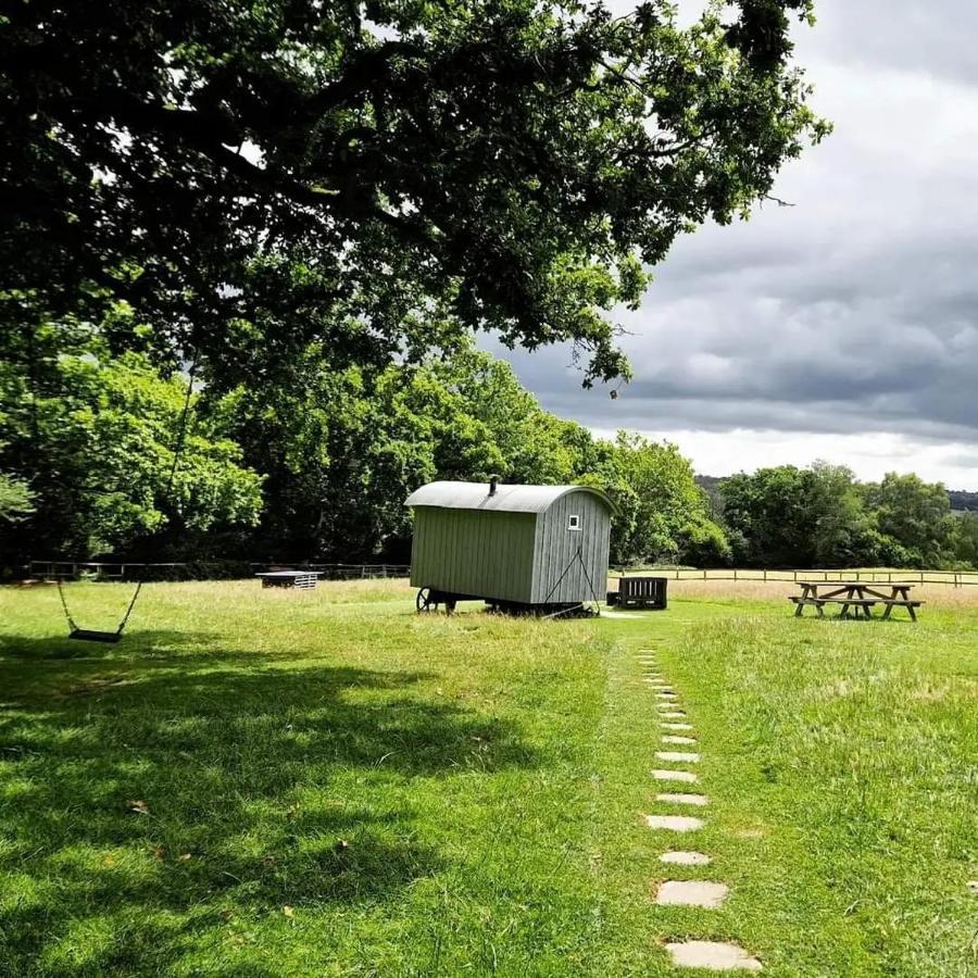 Skylark Shepherds Hut รอยัลทันบริดจ์เวลส์ ภายนอก รูปภาพ